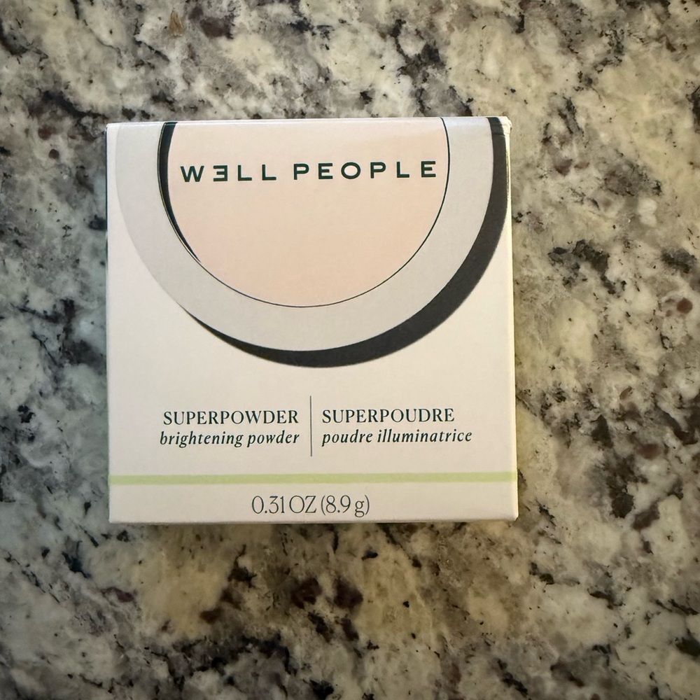 W3ll People Superpowder Brightening Powder in Pearl